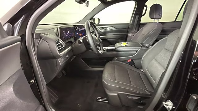 2024 Mosaic Black Metallic Chevrolet Traverse LS FWD SUV