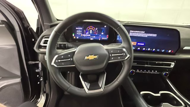 2024 Mosaic Black Metallic Chevrolet Traverse LS FWD SUV