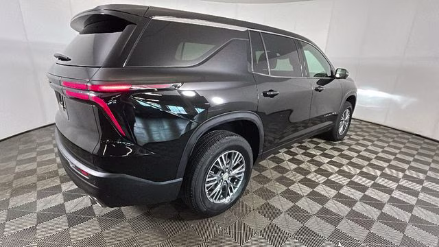 2024 Mosaic Black Metallic Chevrolet Traverse LS FWD SUV
