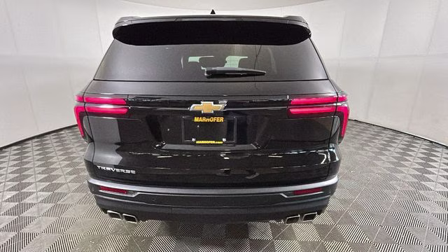 2024 Mosaic Black Metallic Chevrolet Traverse LS FWD SUV
