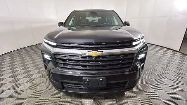 2024 Mosaic Black Metallic Chevrolet Traverse LS FWD SUV