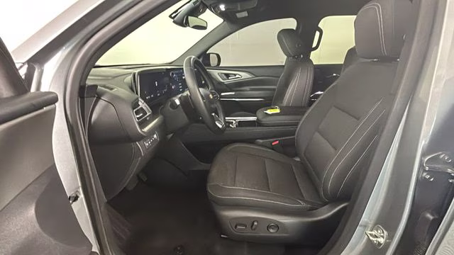 2025 Gray Chevrolet Traverse LT AWD SUV