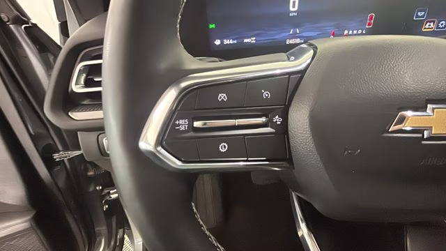 2025 Gray Chevrolet Traverse LT AWD SUV