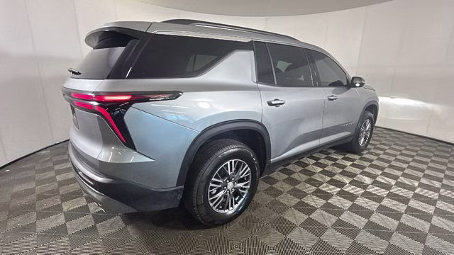 2025 Gray Chevrolet Traverse LT AWD SUV