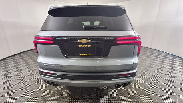 2025 Gray Chevrolet Traverse LT AWD SUV