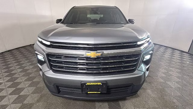 2025 Gray Chevrolet Traverse LT AWD SUV