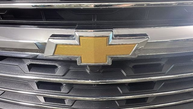 2025 Gray Chevrolet Traverse LT AWD SUV
