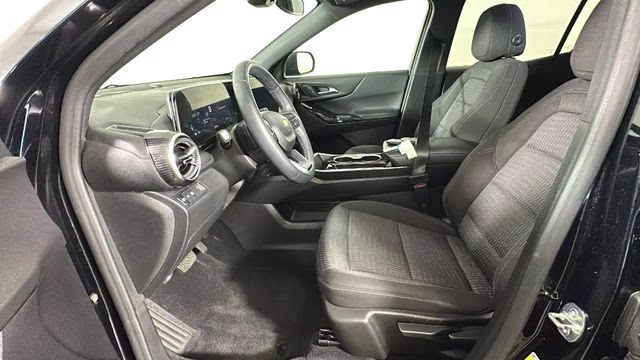 2025 Mosaic Black Metallic Chevrolet Equinox LT FWD SUV