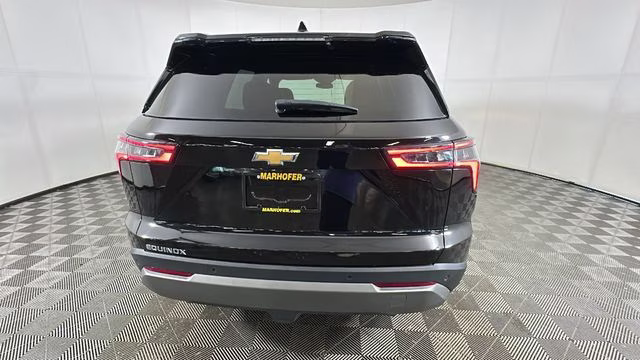 2025 Mosaic Black Metallic Chevrolet Equinox LT FWD SUV
