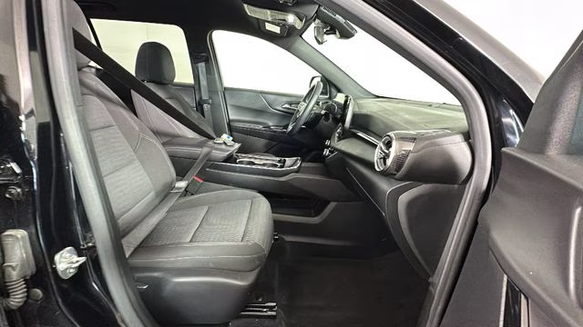 2025 Mosaic Black Metallic Chevrolet Equinox LT FWD SUV