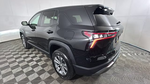 2025 Mosaic Black Metallic Chevrolet Equinox LT FWD SUV