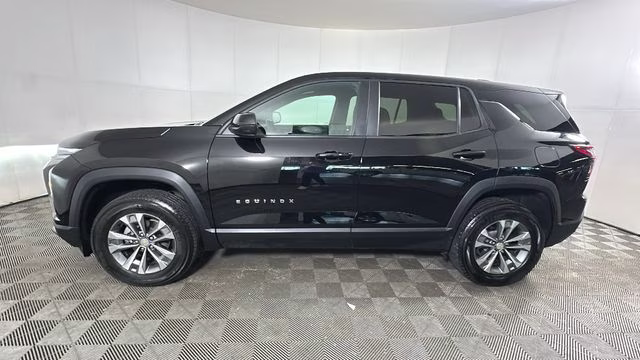 2025 Mosaic Black Metallic Chevrolet Equinox LT FWD SUV