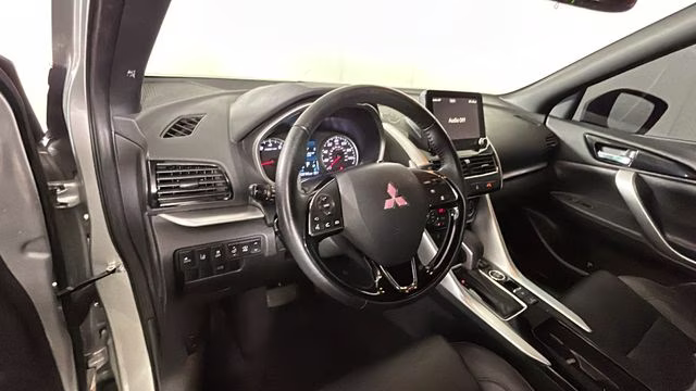 2025 White Mitsubishi Eclipse Cross SEL 4X4 SUV
