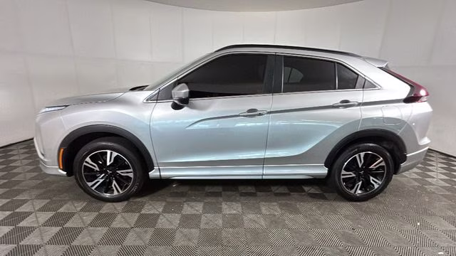 2025 White Mitsubishi Eclipse Cross SEL 4X4 SUV