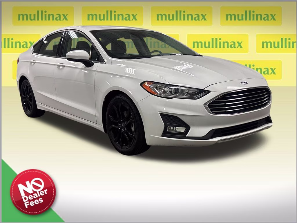 2020 Oxford White Ford Fusion SE FWD Sedan