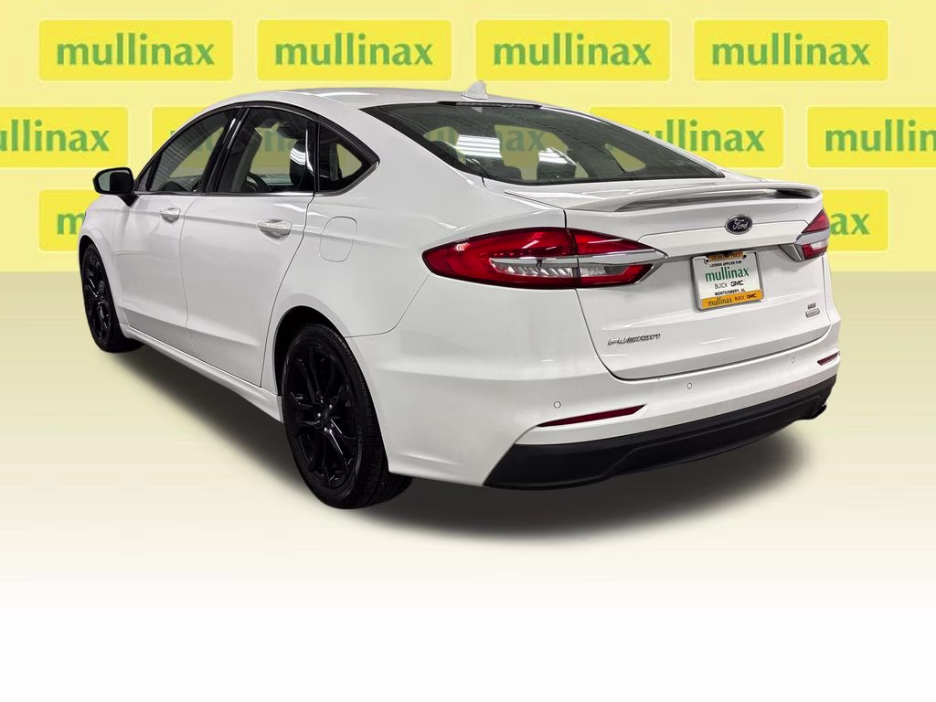 2020 Oxford White Ford Fusion SE FWD Sedan