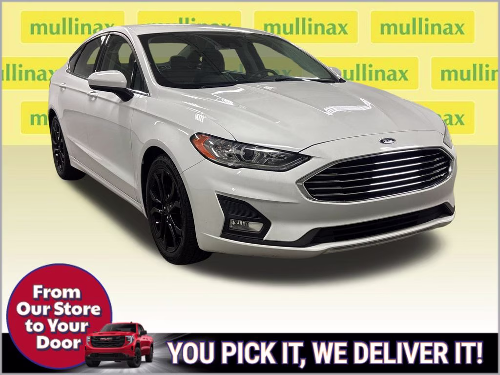 2020 Oxford White Ford Fusion SE FWD Sedan