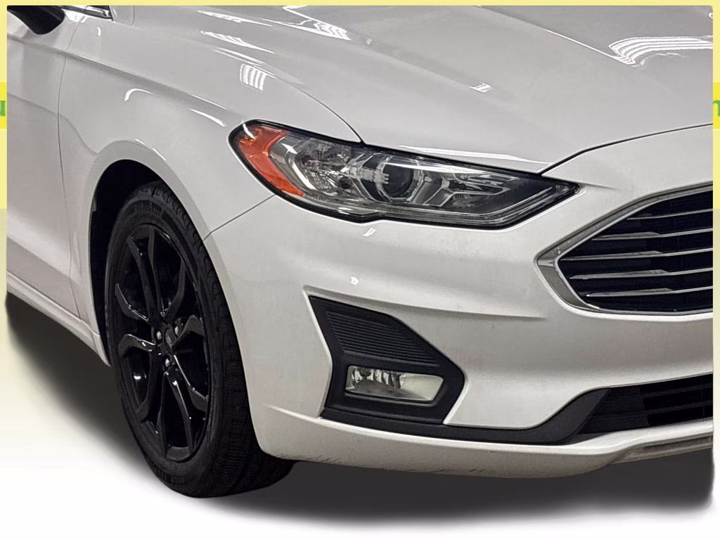 2020 Oxford White Ford Fusion SE FWD Sedan