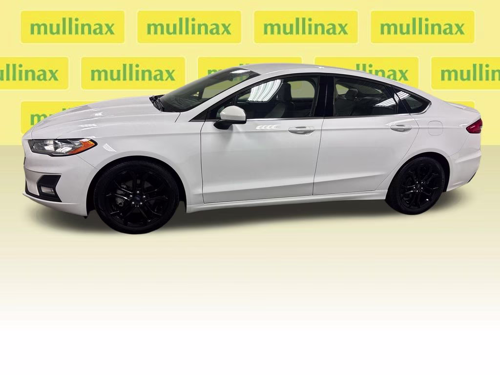 2020 Oxford White Ford Fusion SE FWD Sedan