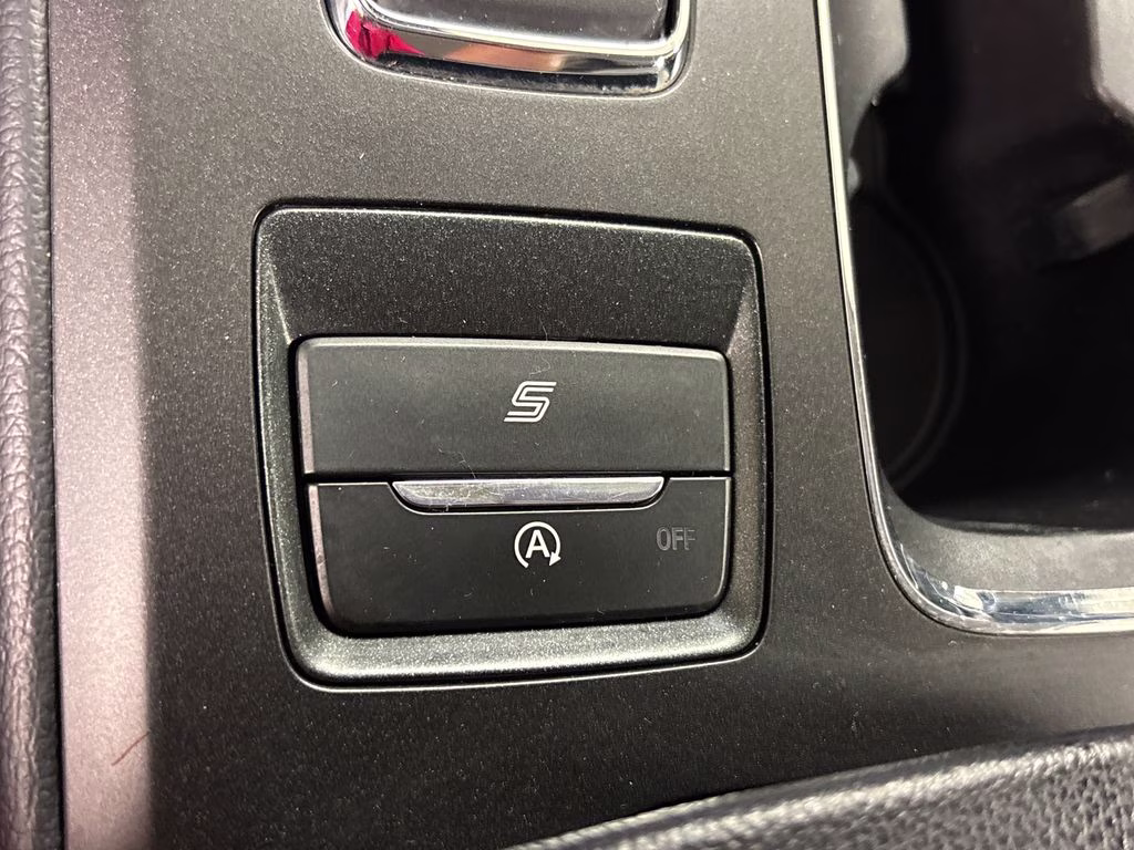 2020 Oxford White Ford Fusion SE FWD Sedan
