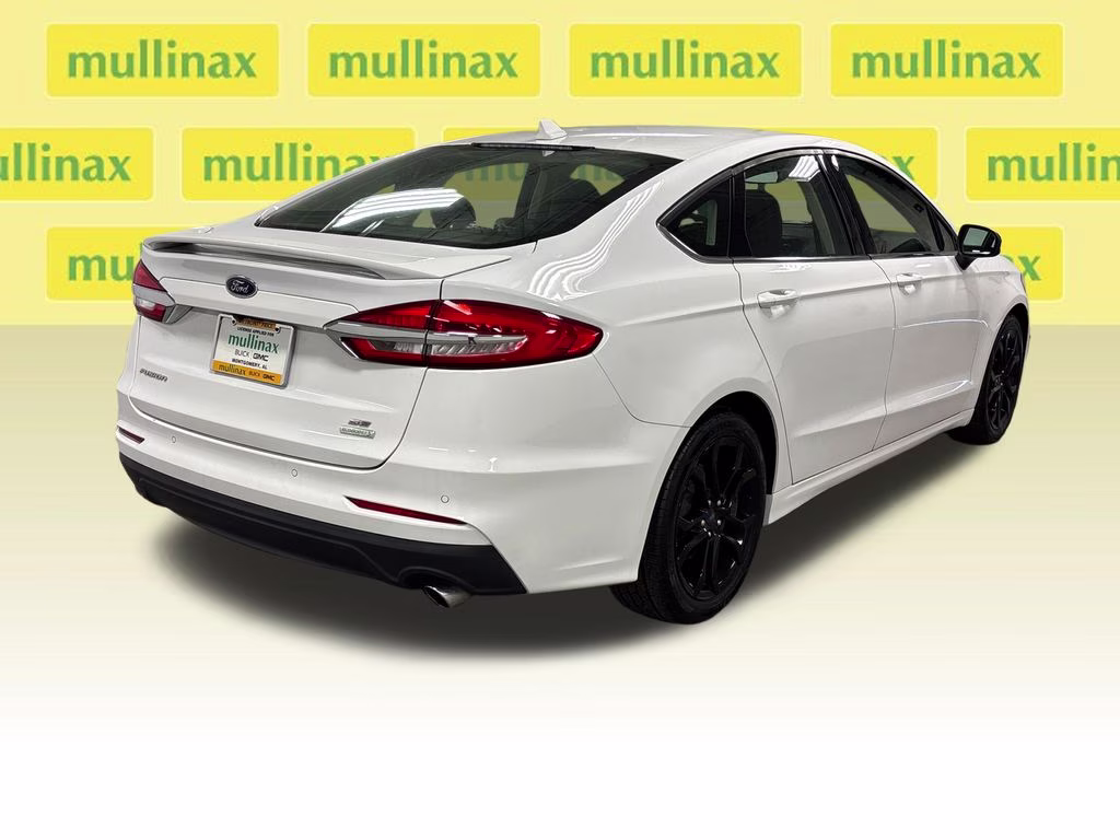 2020 Oxford White Ford Fusion SE FWD Sedan