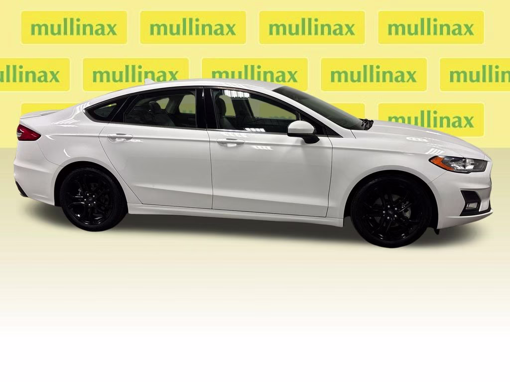 2020 Oxford White Ford Fusion SE FWD Sedan