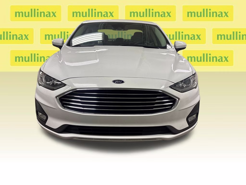 2020 Oxford White Ford Fusion SE FWD Sedan