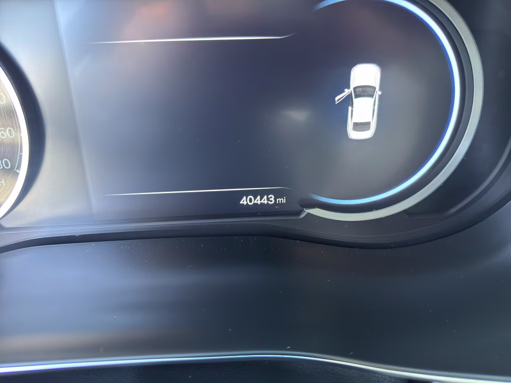 2023 Uyuni White Genesis G70 Sport Prestige 2.0T RWD Sedan
