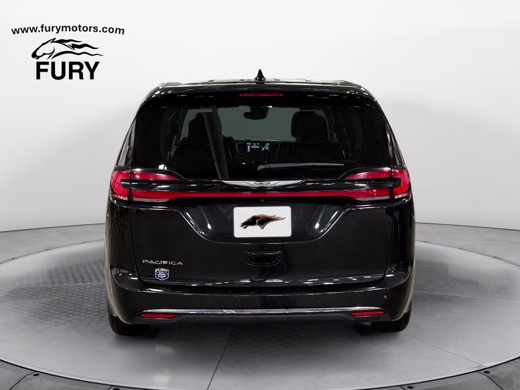 2023 Brilliant Black Crystal Pearlcoat Chrysler Pacifica Touring L FWD Van