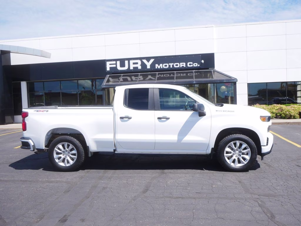 2020 Summit White Chevrolet Silverado 1500 Custom 4X4 Truck