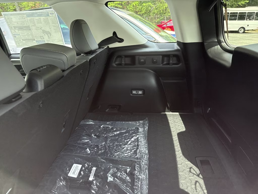 2026 Oxford White Ford Bronco Sport Badlands 4X4 SUV