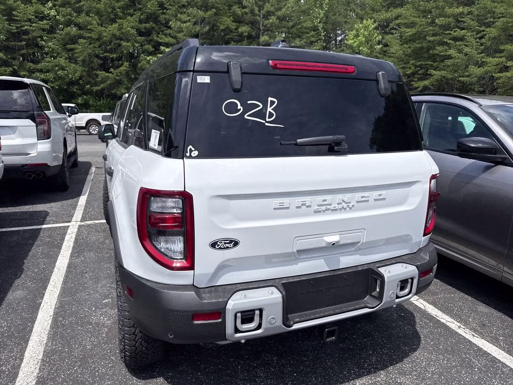 2026 Oxford White Ford Bronco Sport Badlands 4X4 SUV