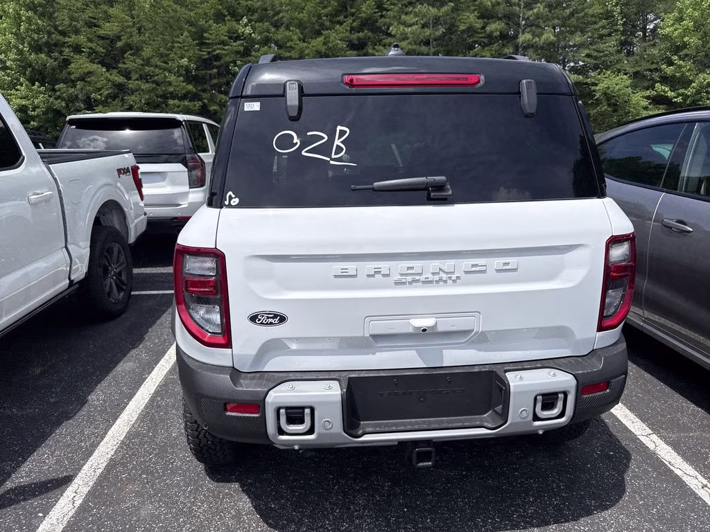 2026 Oxford White Ford Bronco Sport Badlands 4X4 SUV