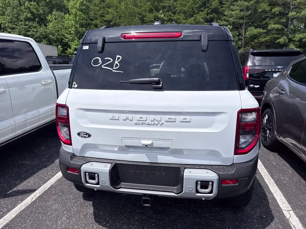 2026 Oxford White Ford Bronco Sport Badlands 4X4 SUV