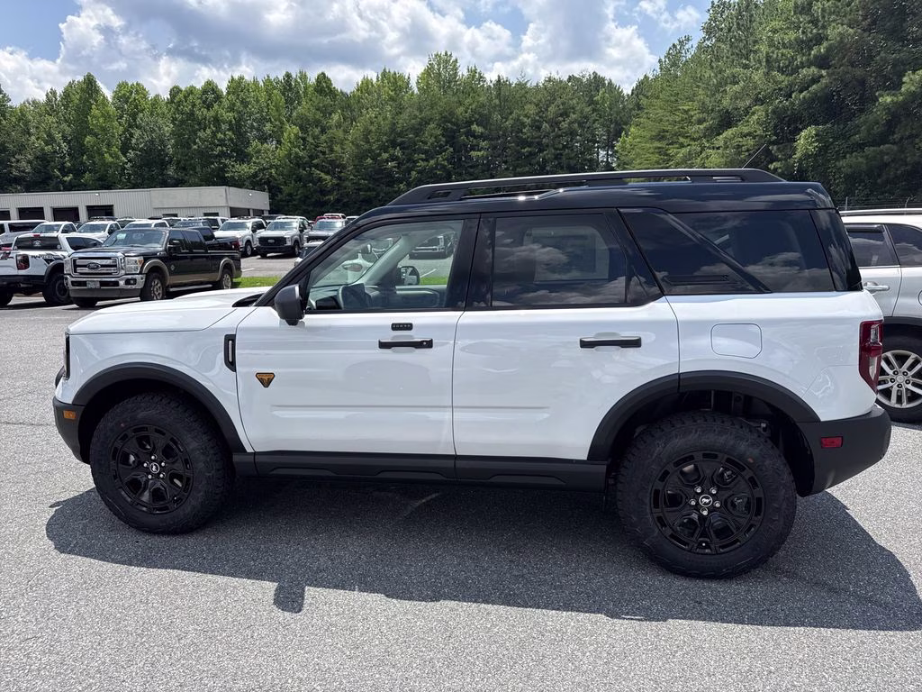 2026 Oxford White Ford Bronco Sport Badlands 4X4 SUV