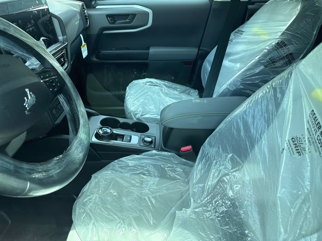 2026 Oxford White Ford Bronco Sport Badlands 4X4 SUV