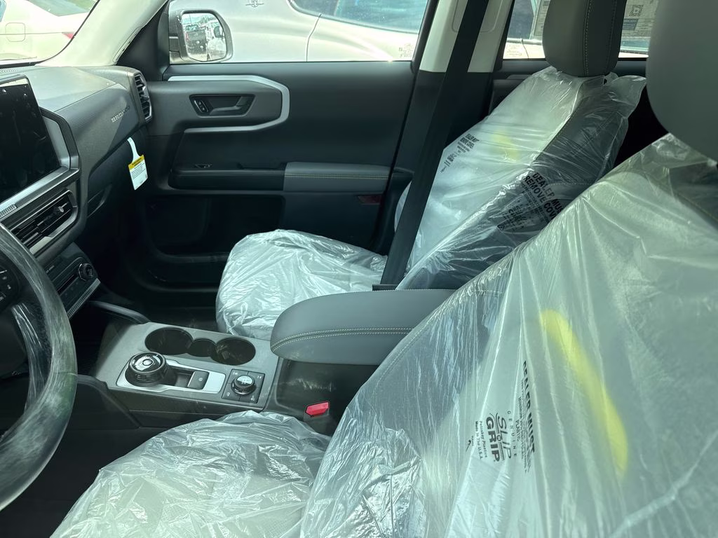 2026 Oxford White Ford Bronco Sport Badlands 4X4 SUV