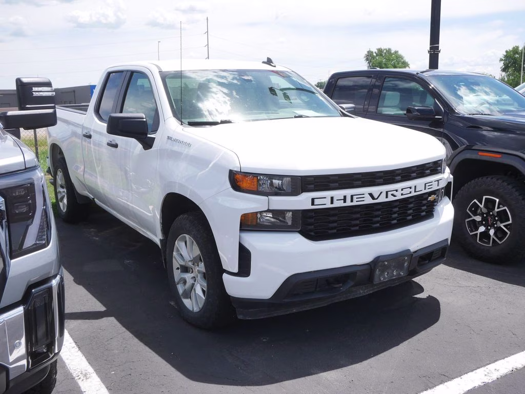 2021 Summit White Chevrolet Silverado 1500 Custom 4X4 Truck