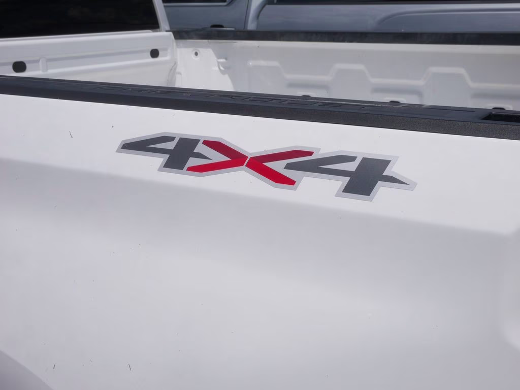 2021 Summit White Chevrolet Silverado 1500 Custom 4X4 Truck