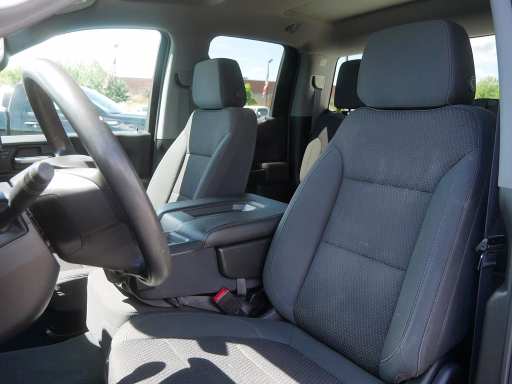 2020 Summit White Chevrolet Silverado 1500 Custom 4X4 Truck