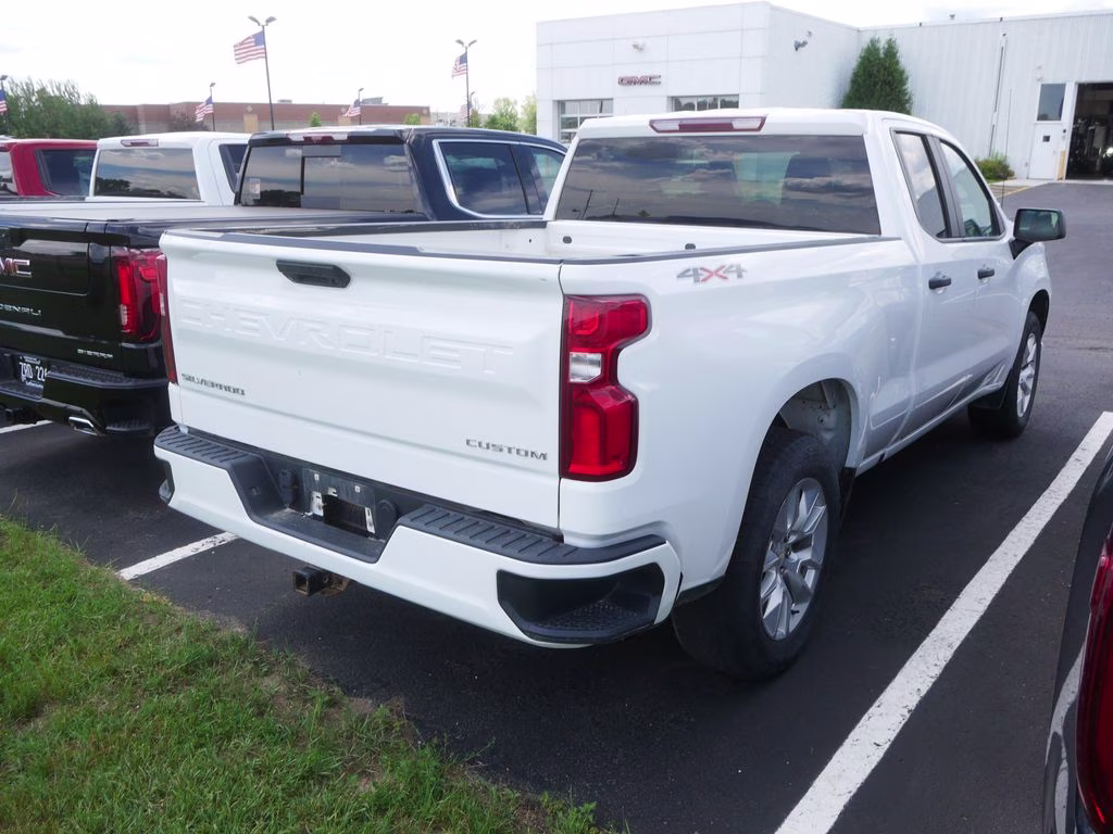 2020 Summit White Chevrolet Silverado 1500 Custom 4X4 Truck