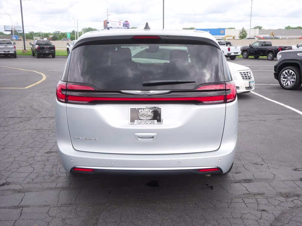 2023 Silver Mist Clearcoat Chrysler Pacifica Touring L FWD Van