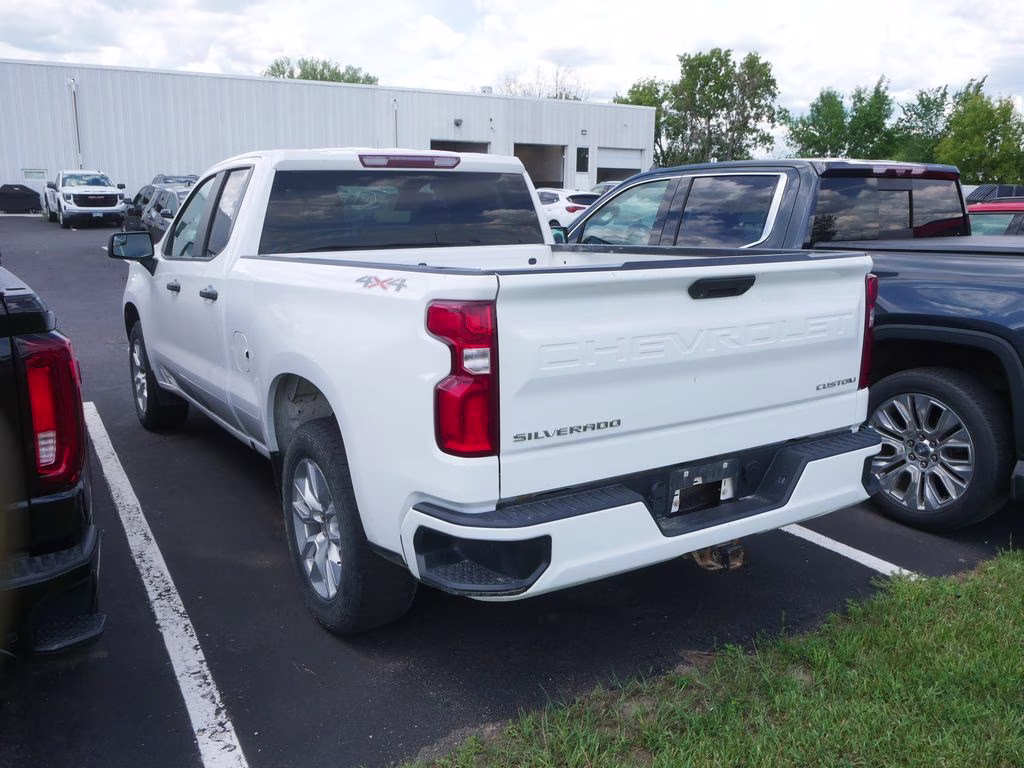 2020 Summit White Chevrolet Silverado 1500 Custom 4X4 Truck