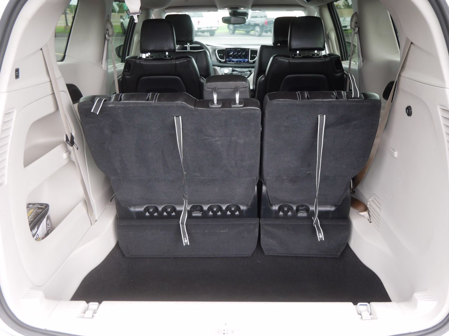 2023 Silver Mist Clearcoat Chrysler Pacifica Touring L FWD Van