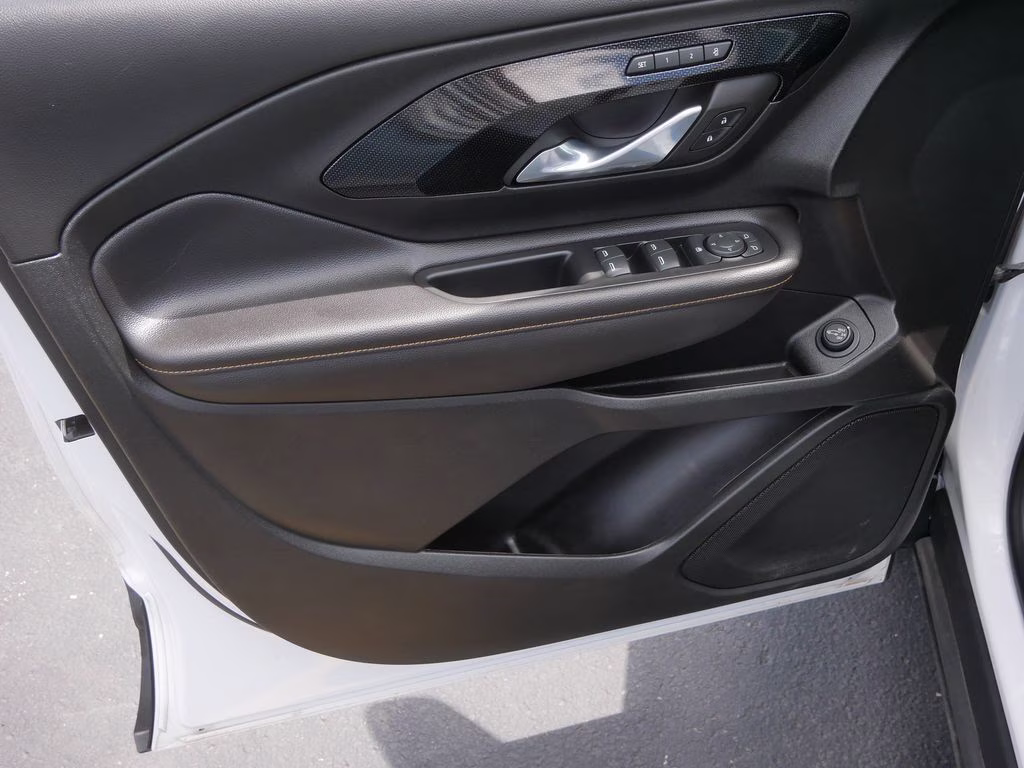 2022 Summit White GMC Terrain AT4 AWD SUV