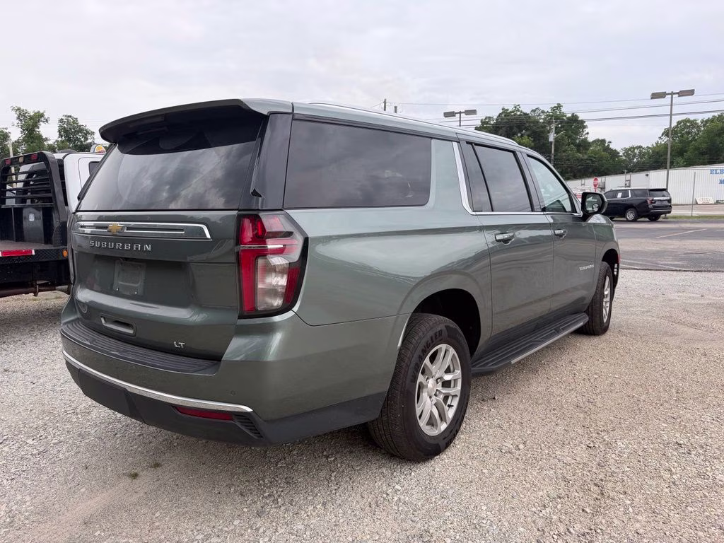 2024 Silver Sage Metallic Chevrolet Suburban LT 4X4 SUV