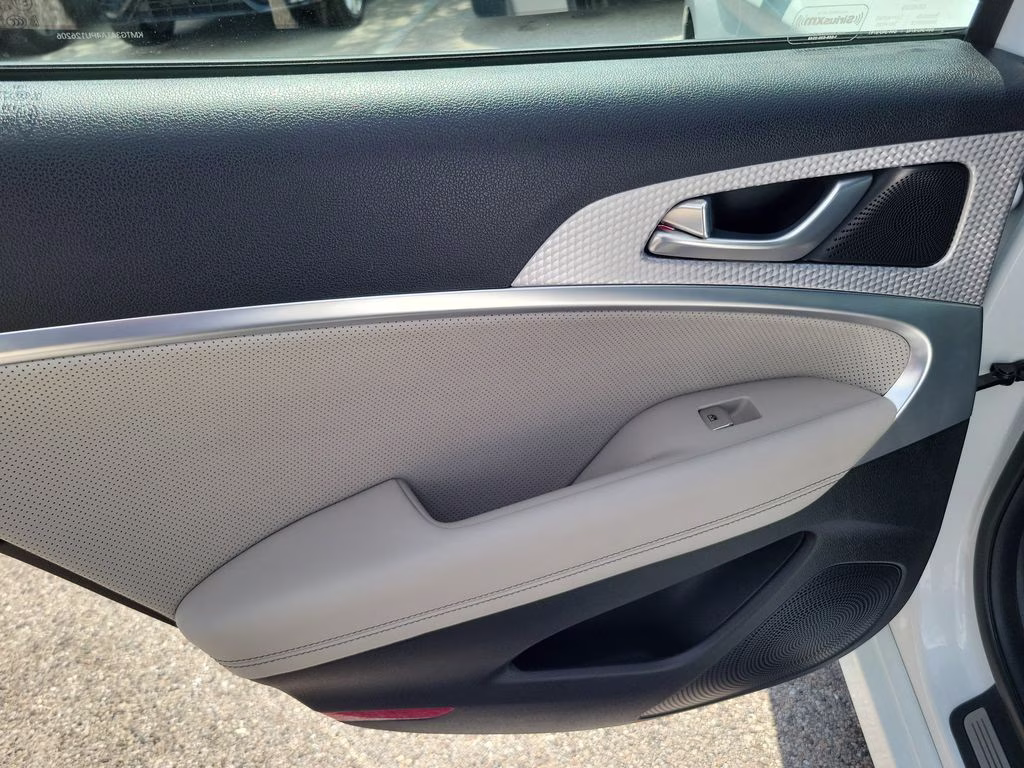 2023 Uyuni White Genesis G70 Sport Prestige 2.0T RWD Sedan
