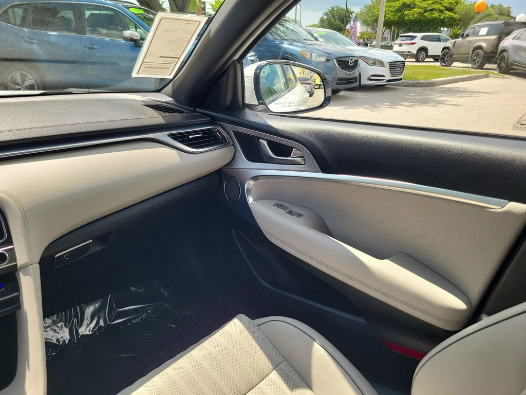 2023 Uyuni White Genesis G70 Sport Prestige 2.0T RWD Sedan