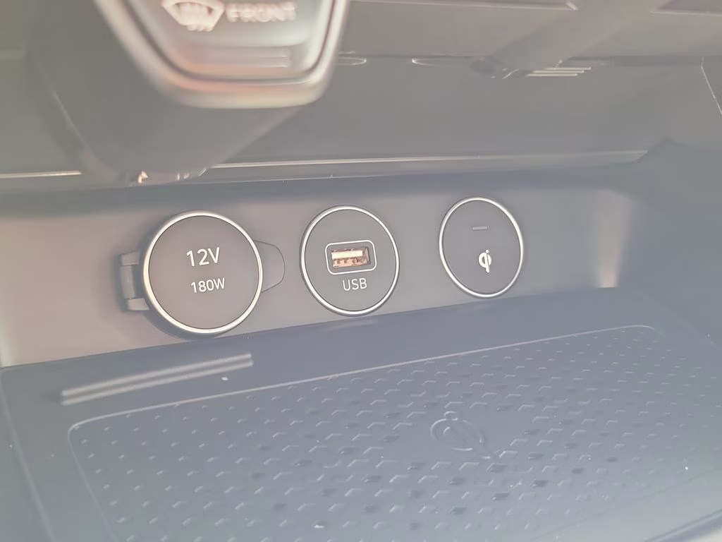 2023 Uyuni White Genesis G70 Sport Prestige 2.0T RWD Sedan