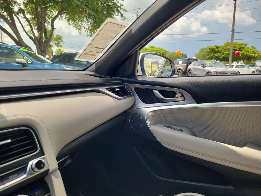 2023 Uyuni White Genesis G70 Sport Prestige 2.0T RWD Sedan